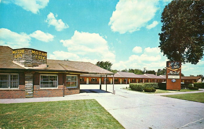Motor City Motel - Old Postcard View (newer photo)